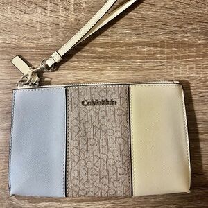 Calvin Klein Women's Cream and Tan Wristlet